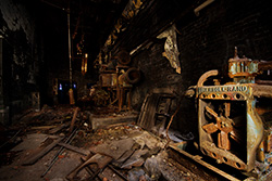intérieur usine abandonnée, photographie lightpainting