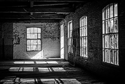 abandoned_factory_bw_002