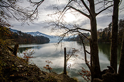 lac de Gruyère avec réflexion des nuages