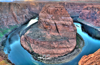 Horseshoe Bend HDR et fleuve Colorado au coucher du Soleil