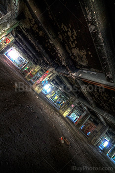 Parking abandonné, vue perspective sur photographie HDR