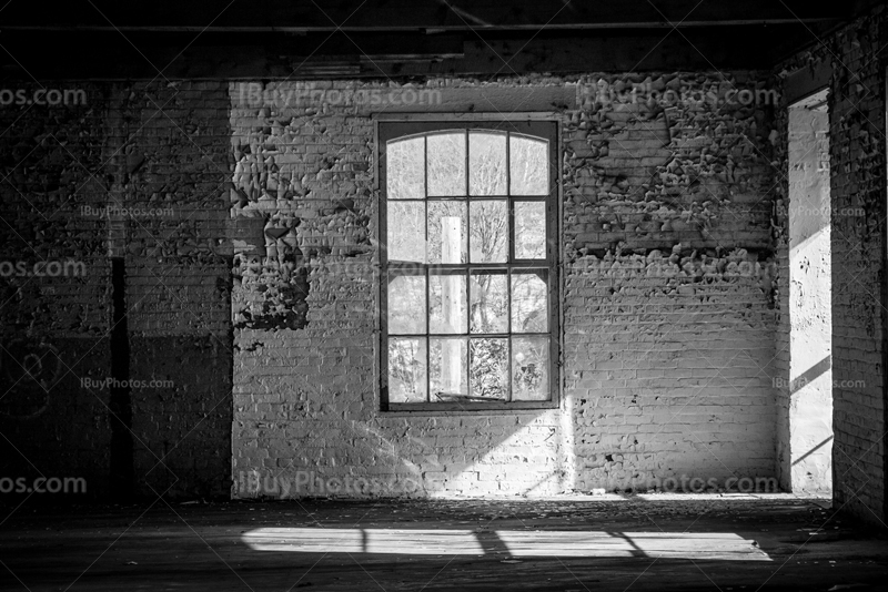 Abandoned factory bw 001