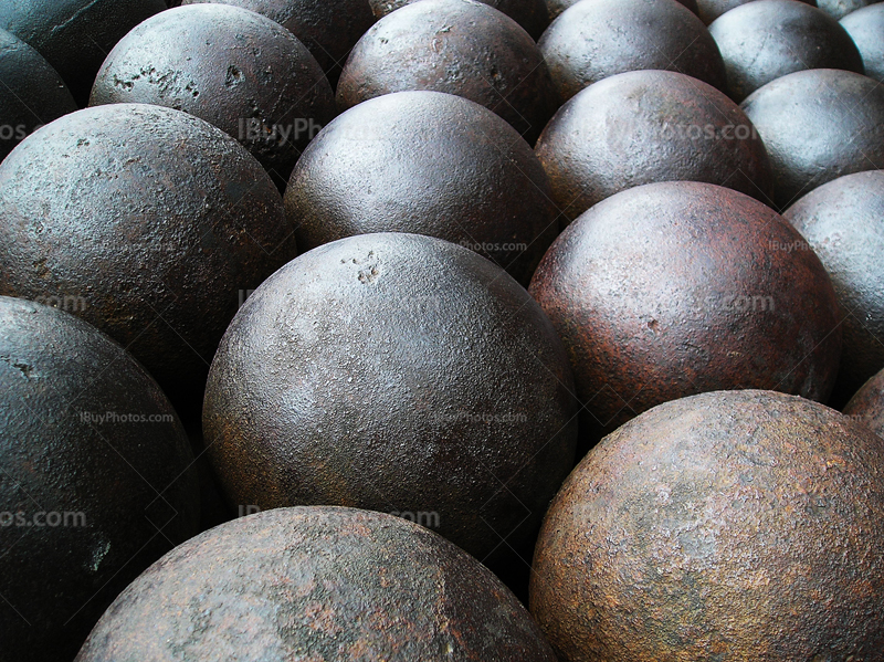 Cannonballs aligned