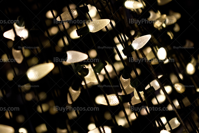 Lumières dans filets de câbles électriques