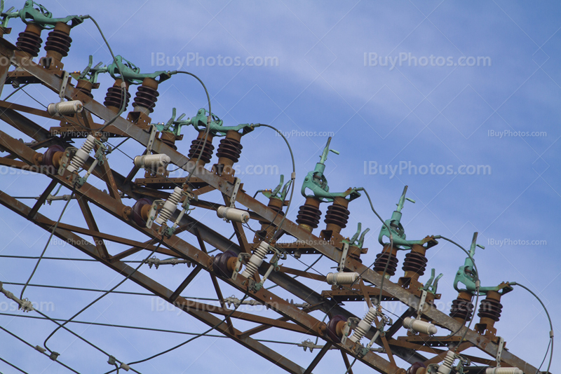 Fusibles électriques sur structure en métal