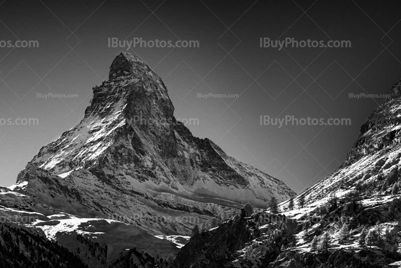 Le Mont Cervin en Suisse, sommet dans les Alpes suisses