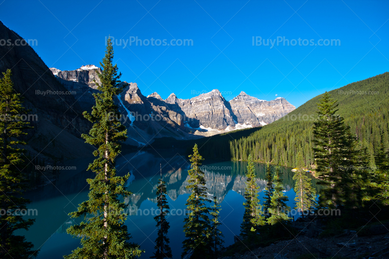 Moraine Lake at sunrise in Alberta and the Rockies