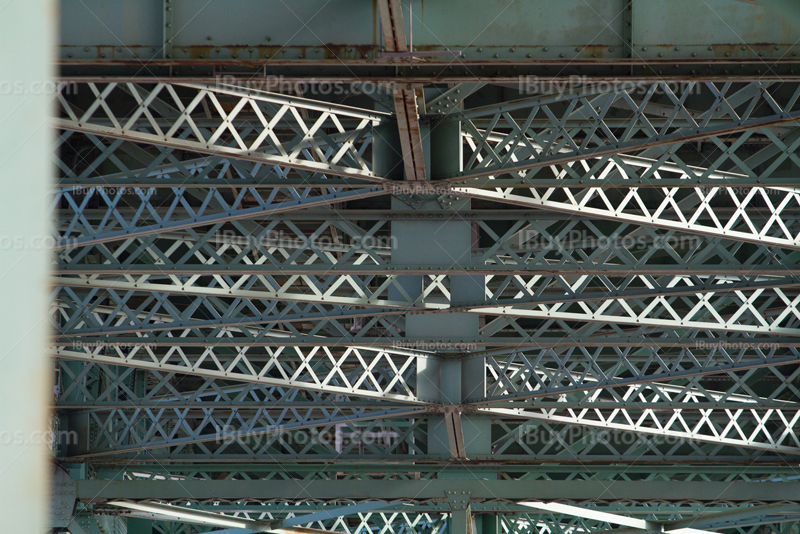 Structure de pont avec poutre en métal, pont Jacques Cartier, Montréal