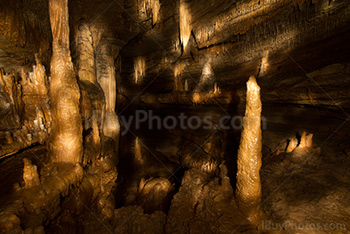 Lightpainting in caves with stalagmites and stalactites