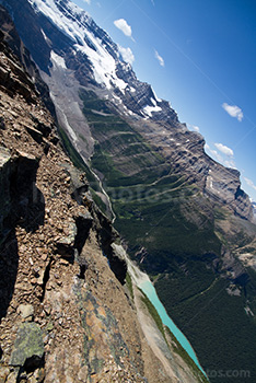 Plaine-des-six-glaciers vue depuis la montagne Fairview avec le lac Louise