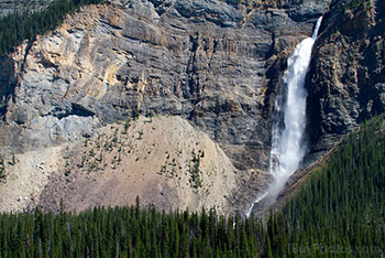 Chute Takakkaw Falls au parc Yoho Park, Canada, Colombie Britannique