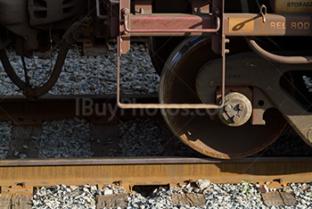 Wagon wheel on rails with rust