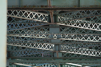 Structure de pont avec poutre en métal, pont Jacques Cartier, Montréal